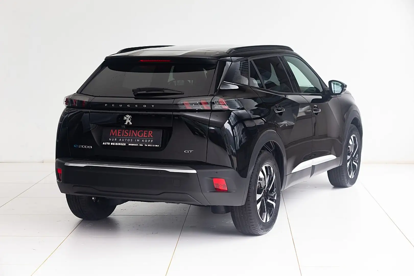 Peugeot e-2008 50kWh GT Schwarz - 2