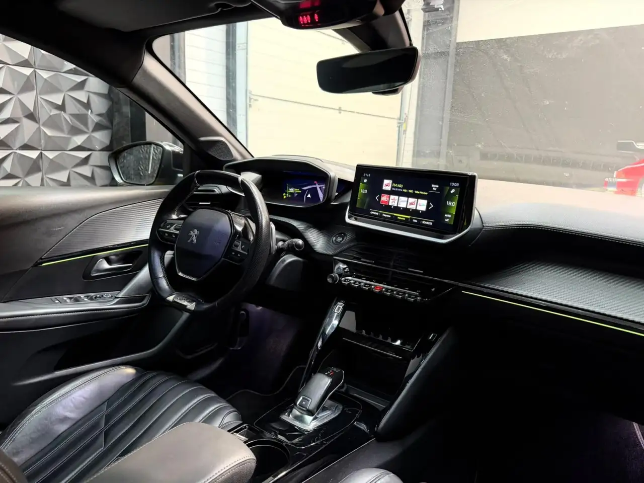 Peugeot 208 208 — photo 20