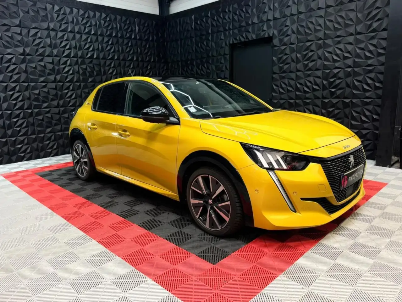 Peugeot 208 208