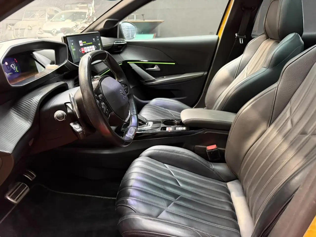 Peugeot 208 208 — photo 12