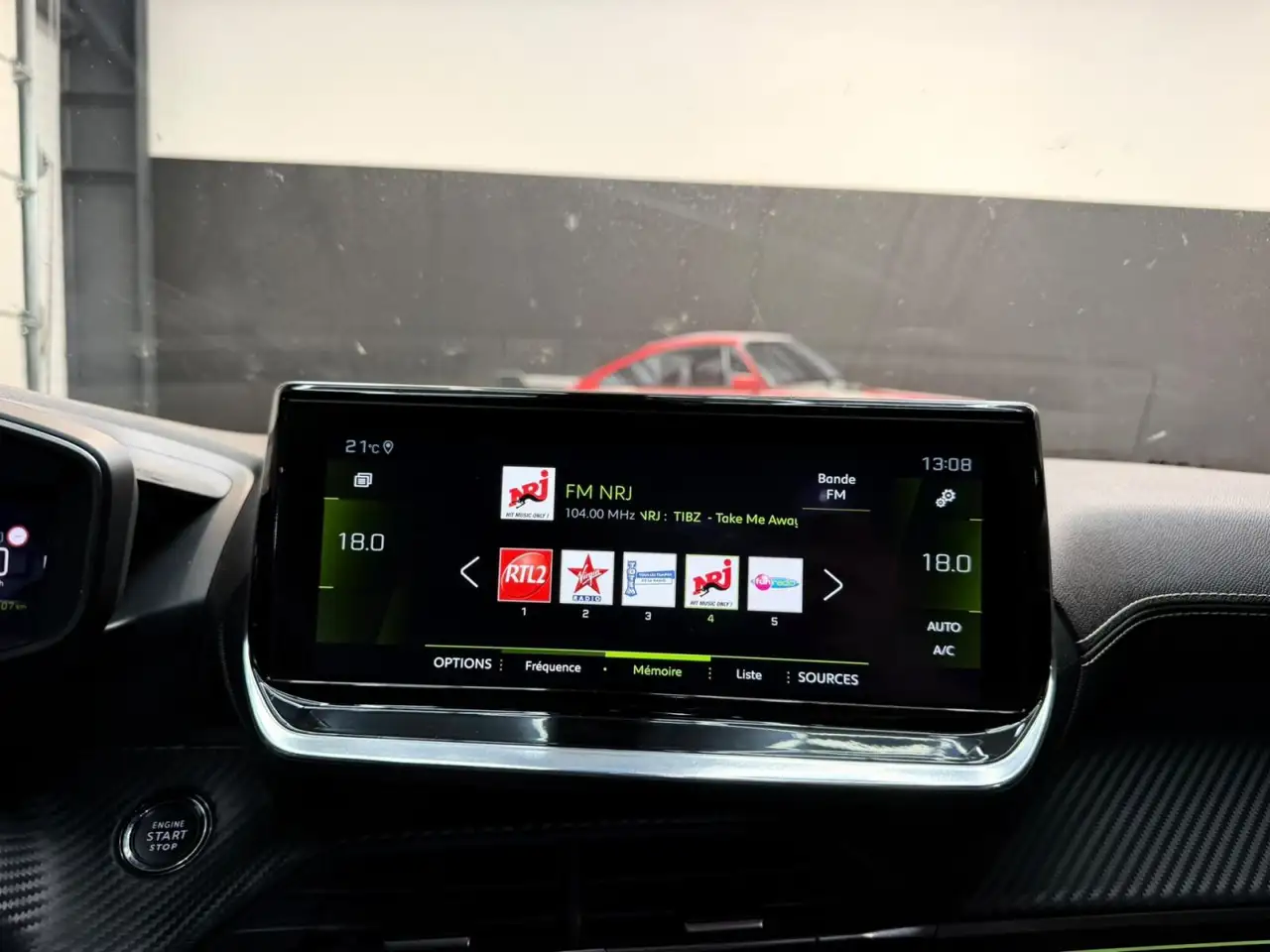 Peugeot 208 208 — photo 34