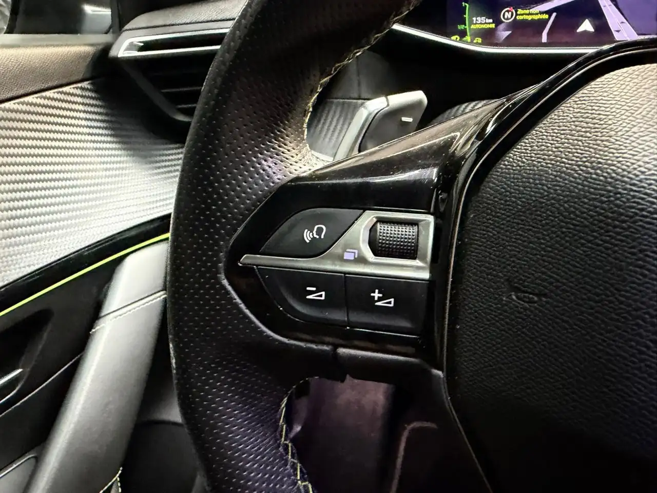 Peugeot 208 208 — photo 27