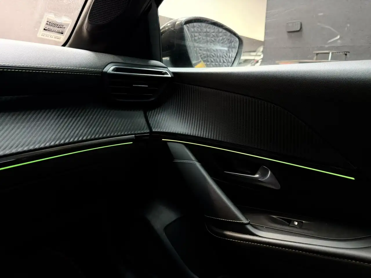 Peugeot 208 208 — photo 40