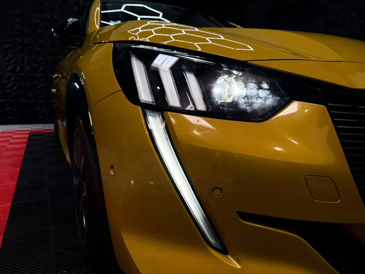Peugeot 208 208 — photo 8