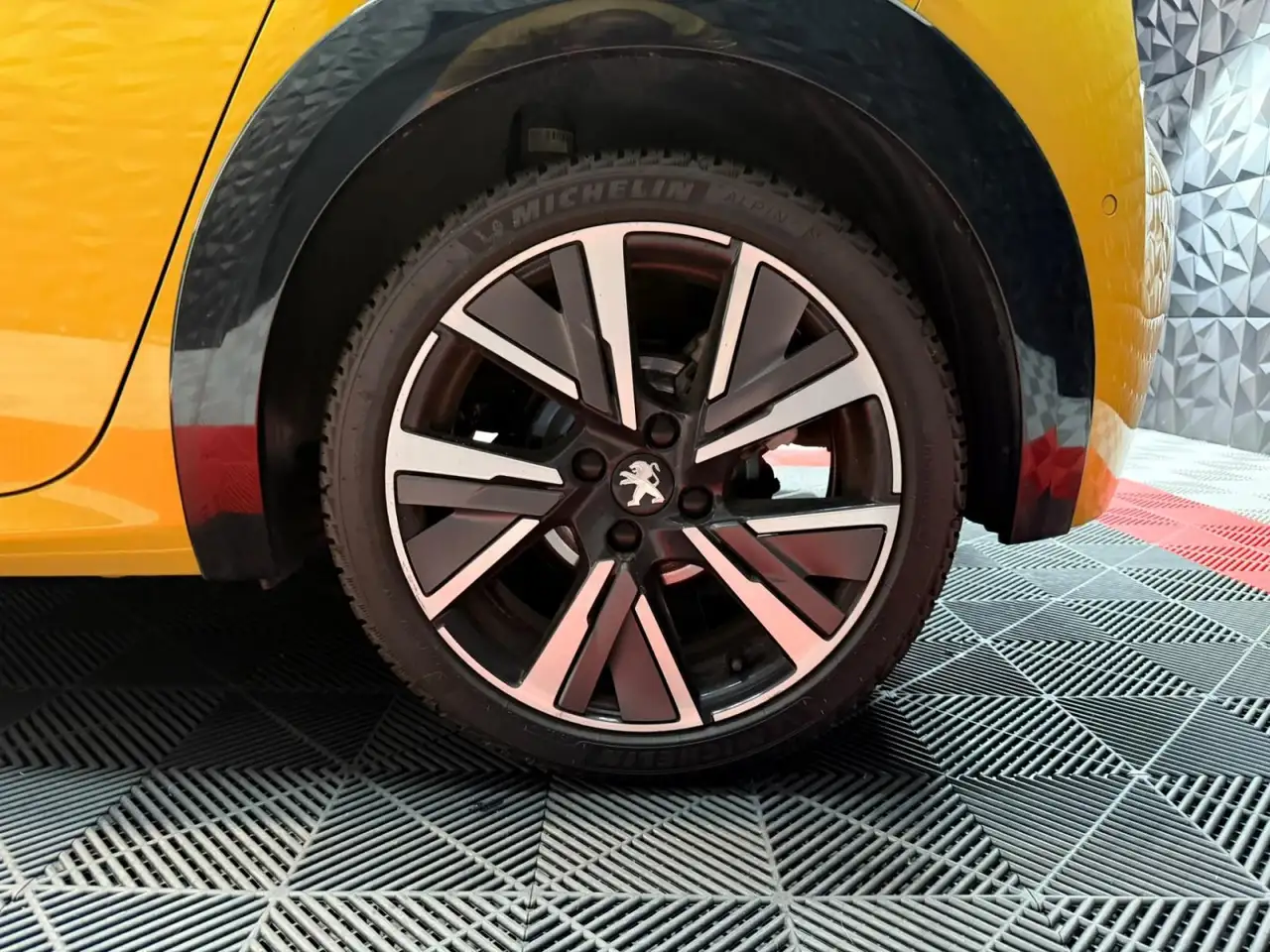 Peugeot 208 208 — photo 10