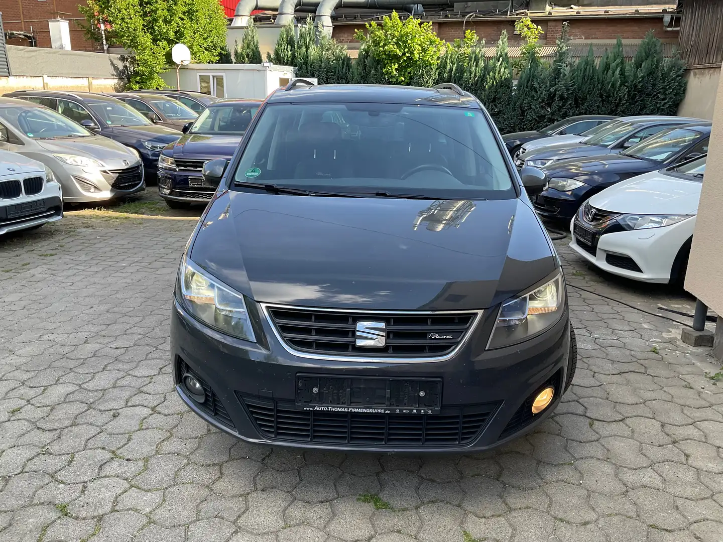 SEAT Alhambra 2,0 TDI,7-Sitzer,AHK,PDC,Bi-Xenon,MwSt,Panorama Šedá - 2