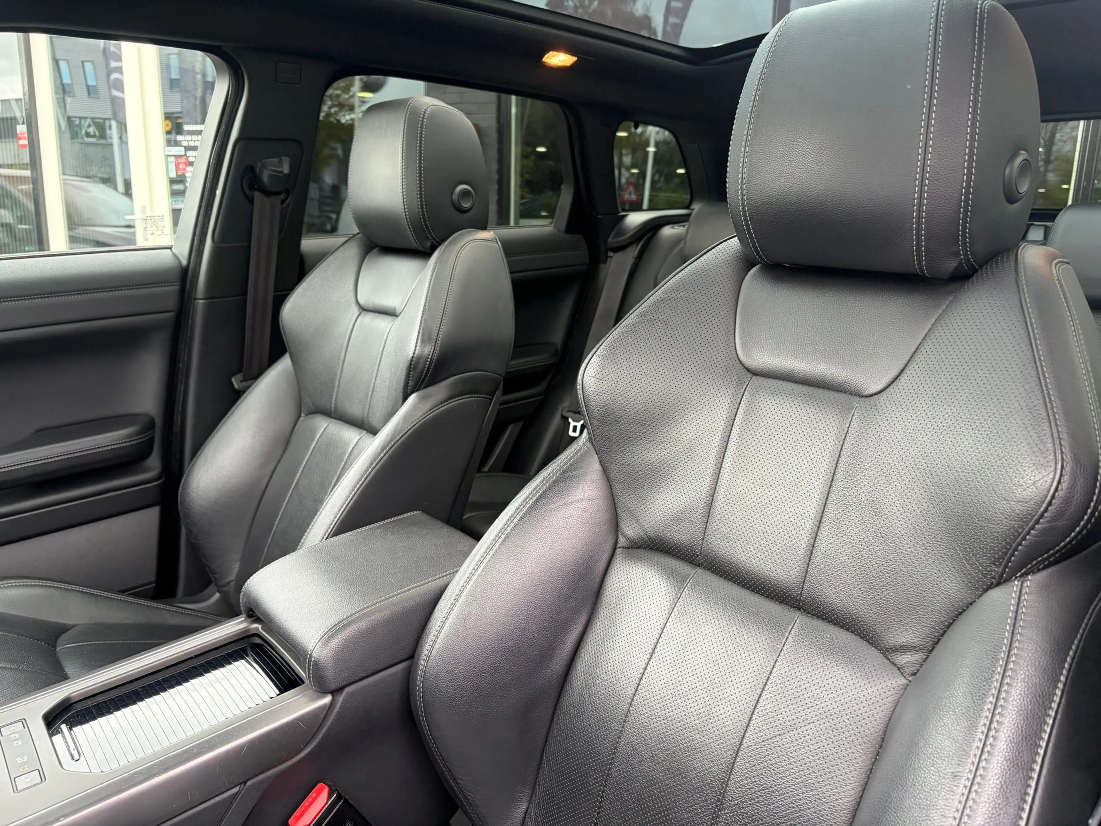 Land Rover Range Rover Evoque 2.0 TD4 HSE Dynamic — photo 17