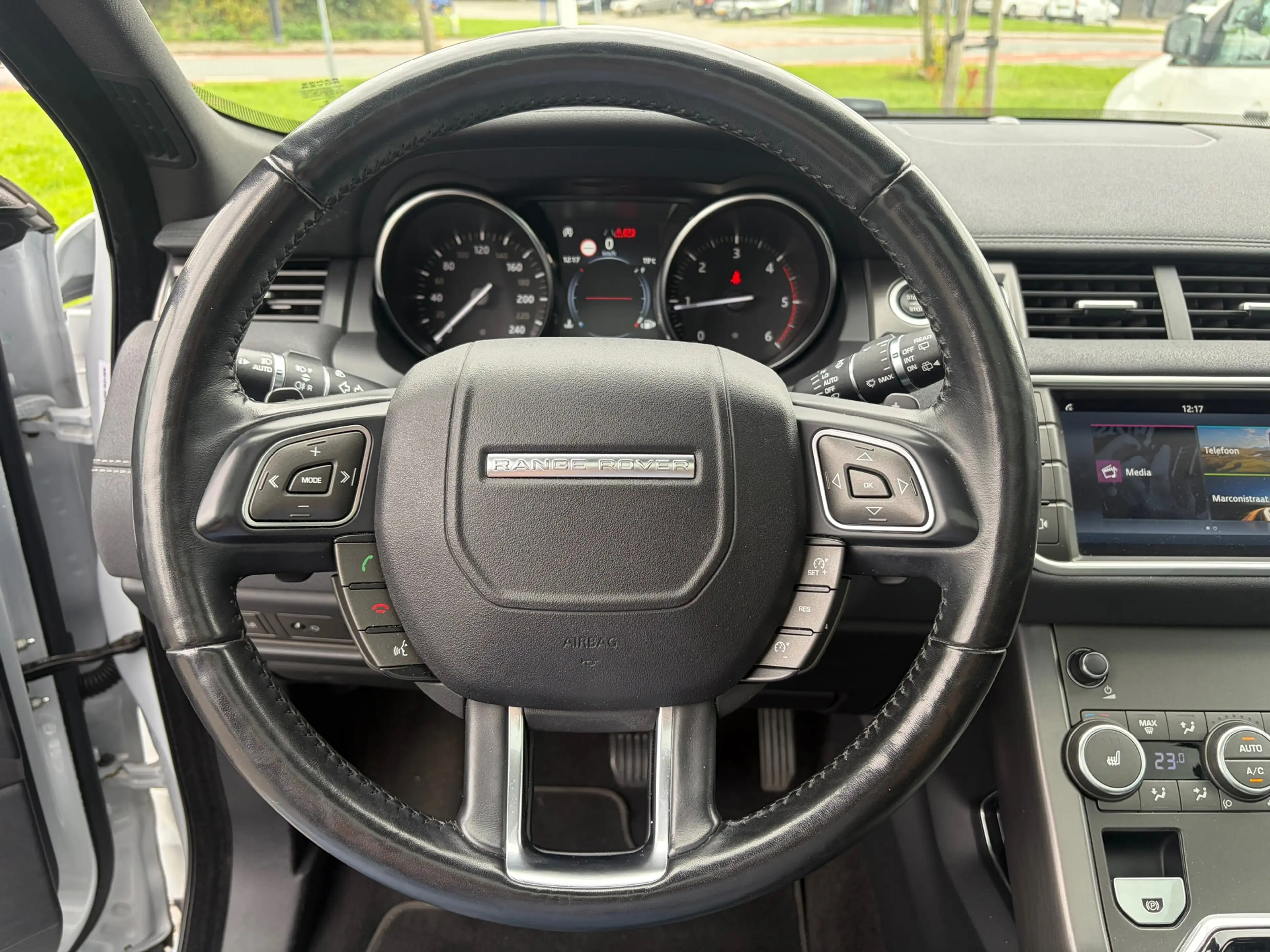 Land Rover Range Rover Evoque 2.0 TD4 HSE Dynamic — photo 9