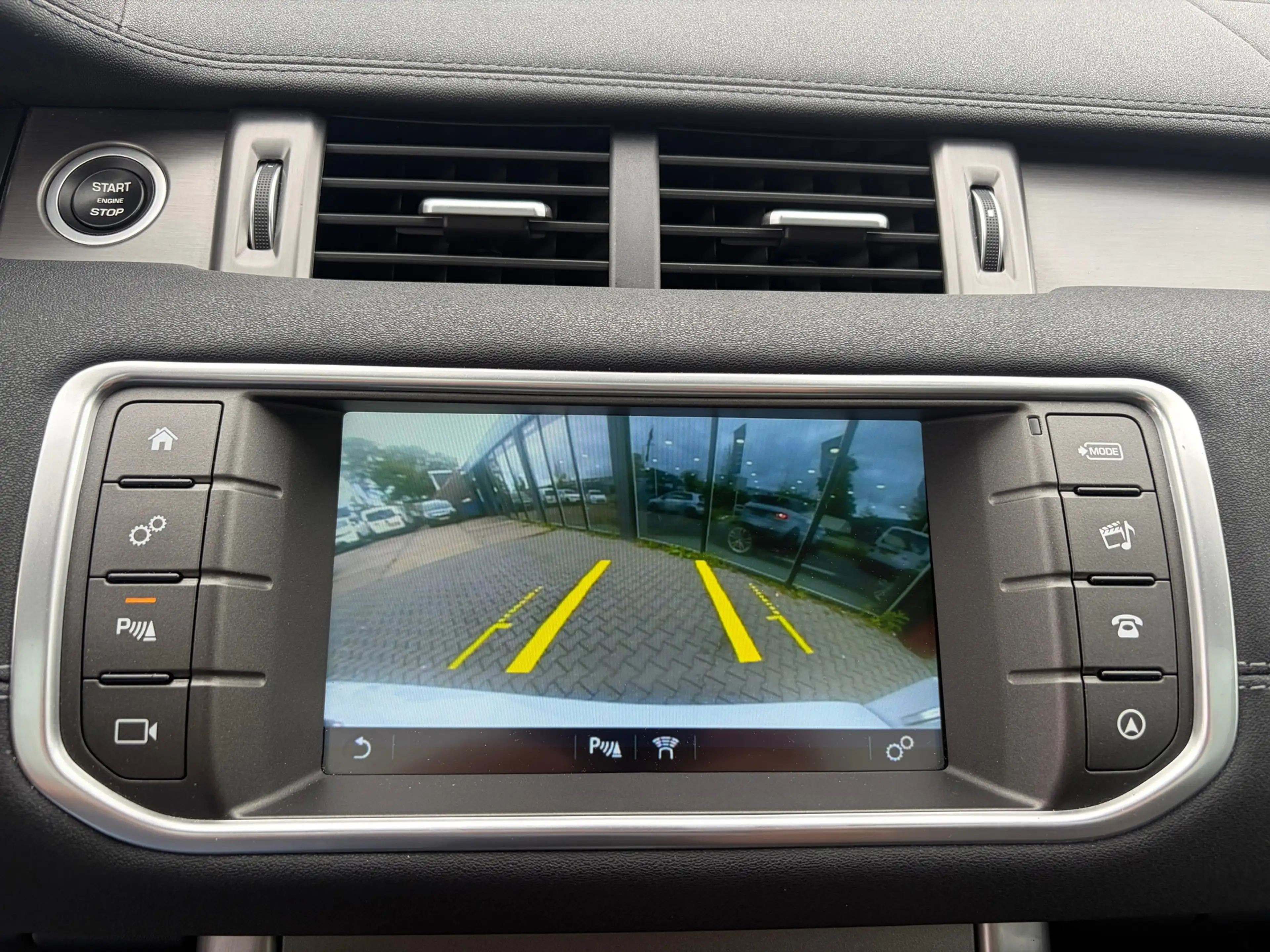 Land Rover Range Rover Evoque 2.0 TD4 HSE Dynamic — photo 16