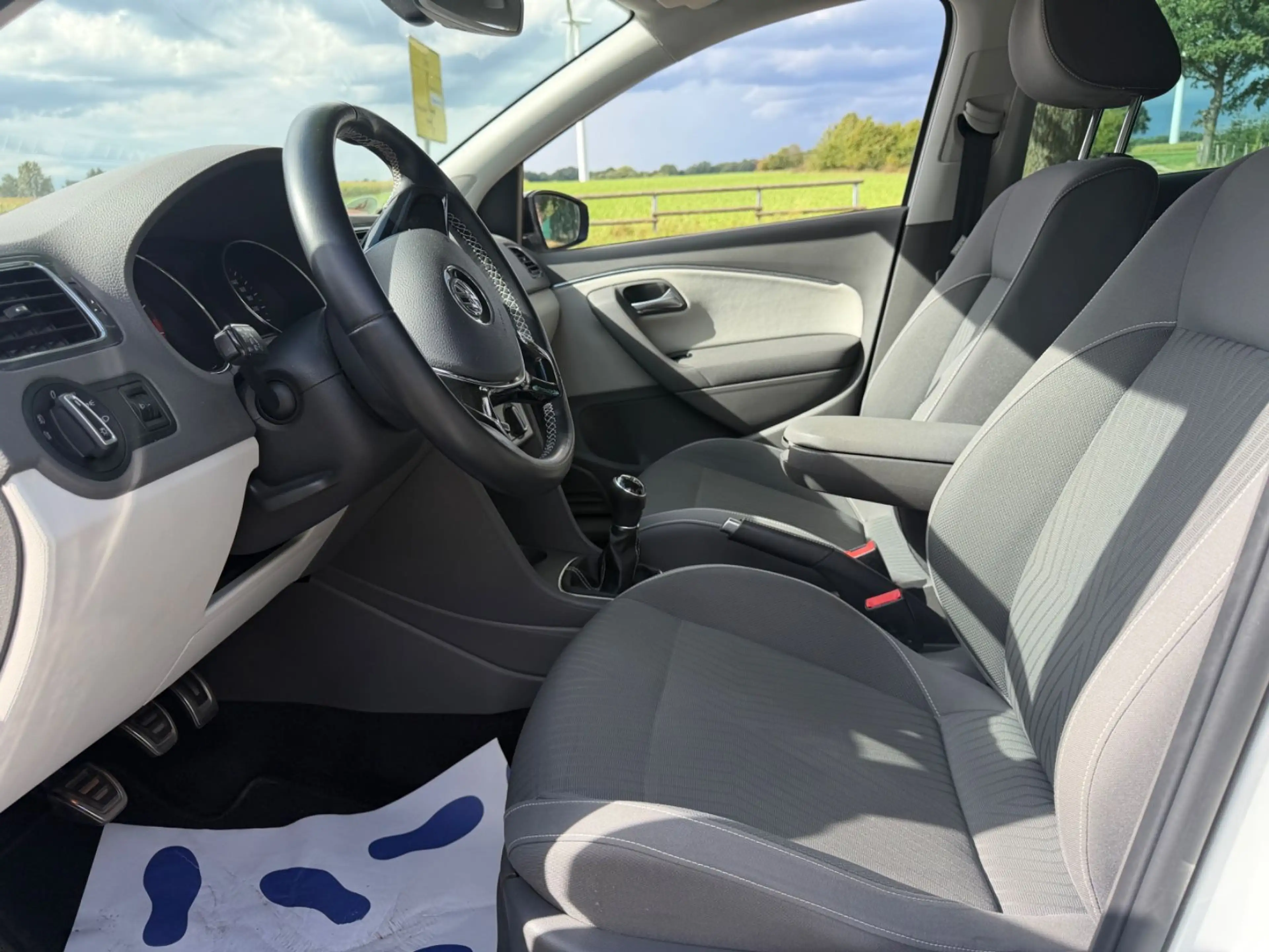Volkswagen Polo V Fresh*NAVI*SITZHEIZUNG*TOP* — photo 8