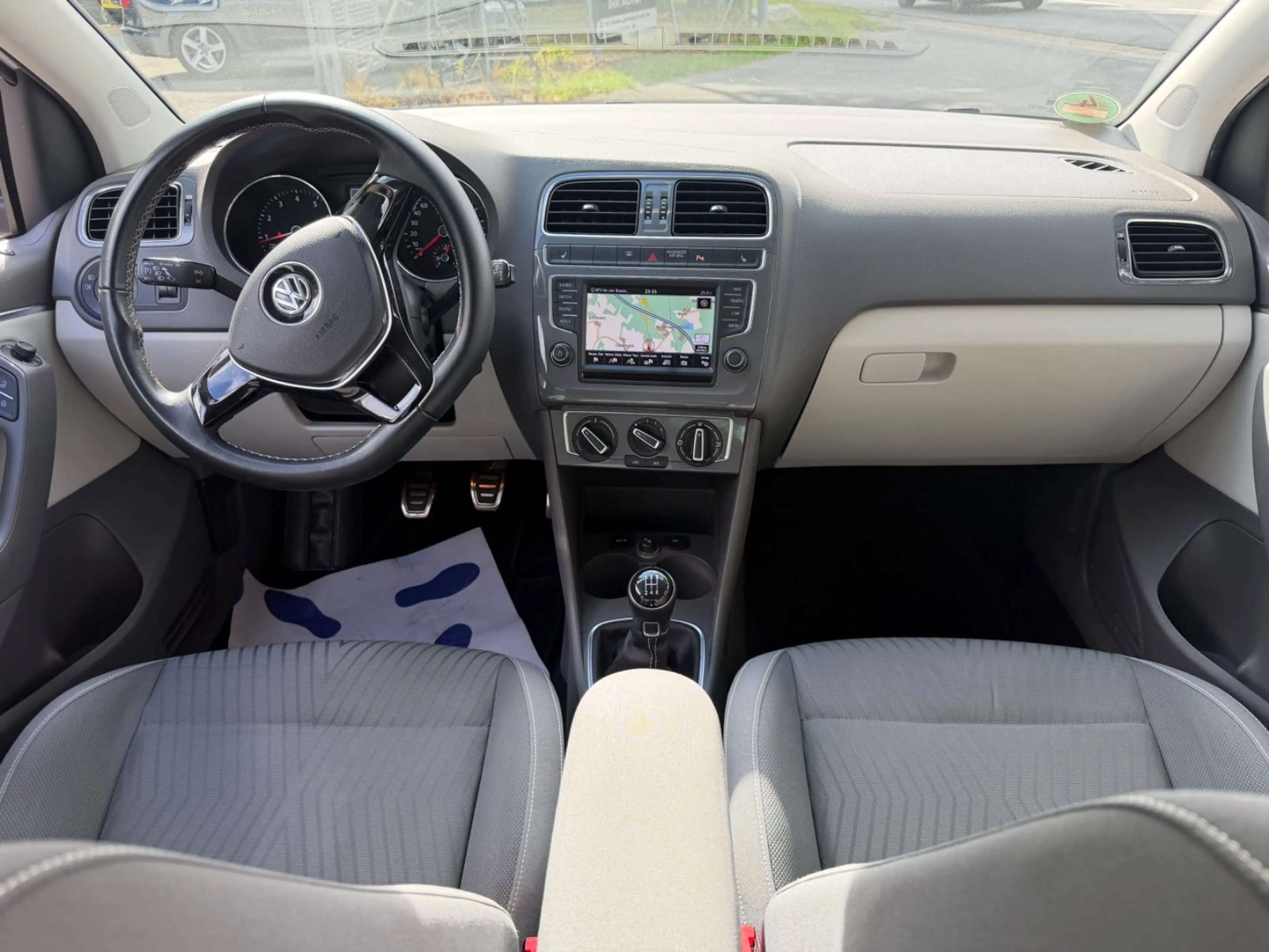 Volkswagen Polo V Fresh*NAVI*SITZHEIZUNG*TOP* — photo 11