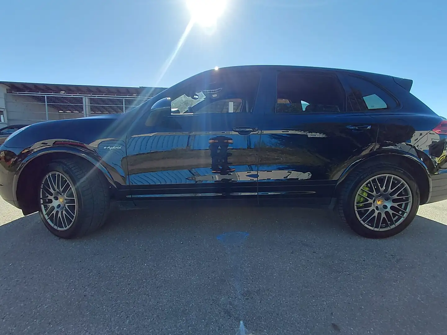 Porsche Cayenne II S PHEV Hybrid Platinum Edition Aut. Schwarz - 2