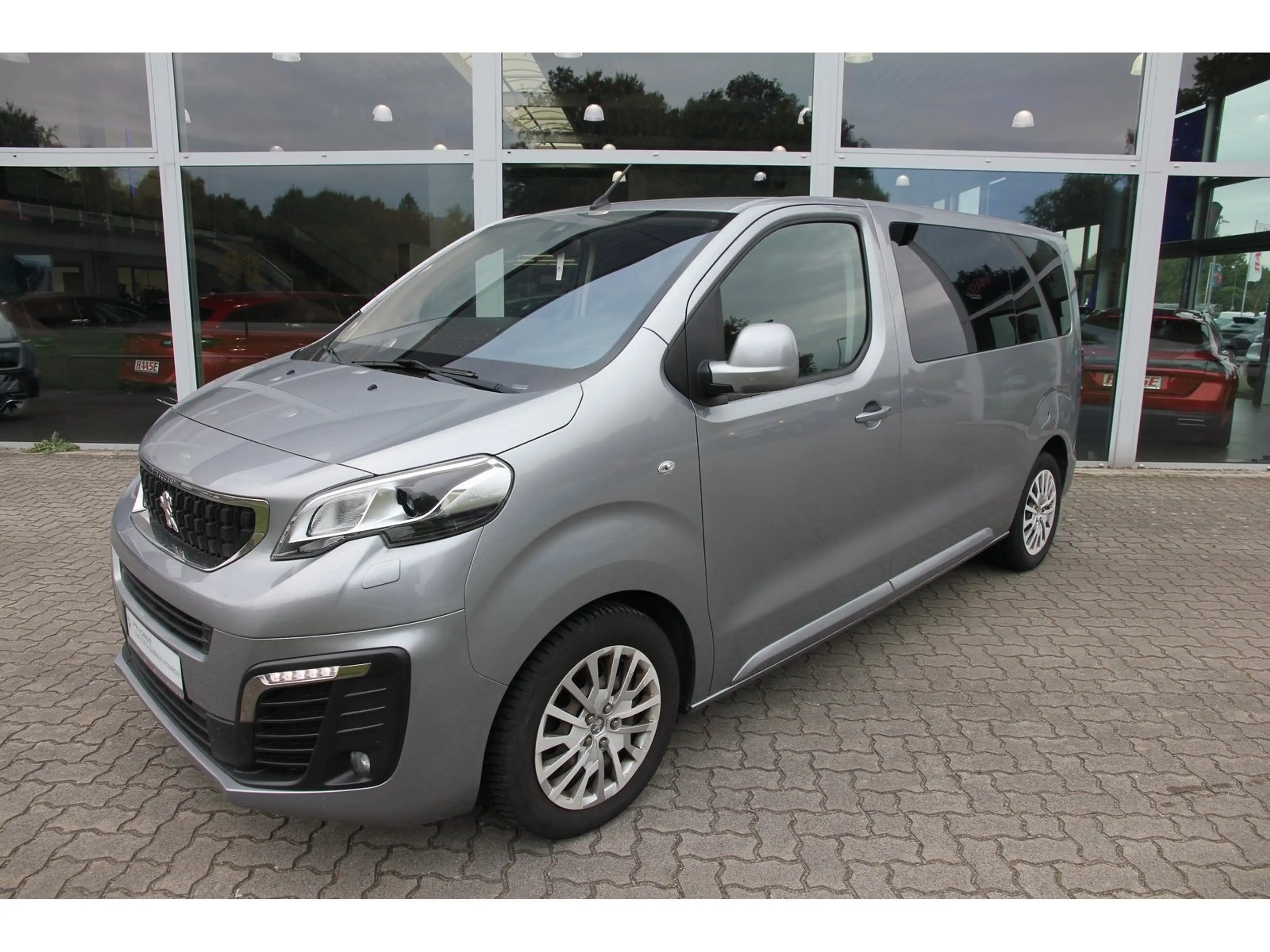 Peugeot Traveller L2 Active HDI150 Carplay Standtheizung