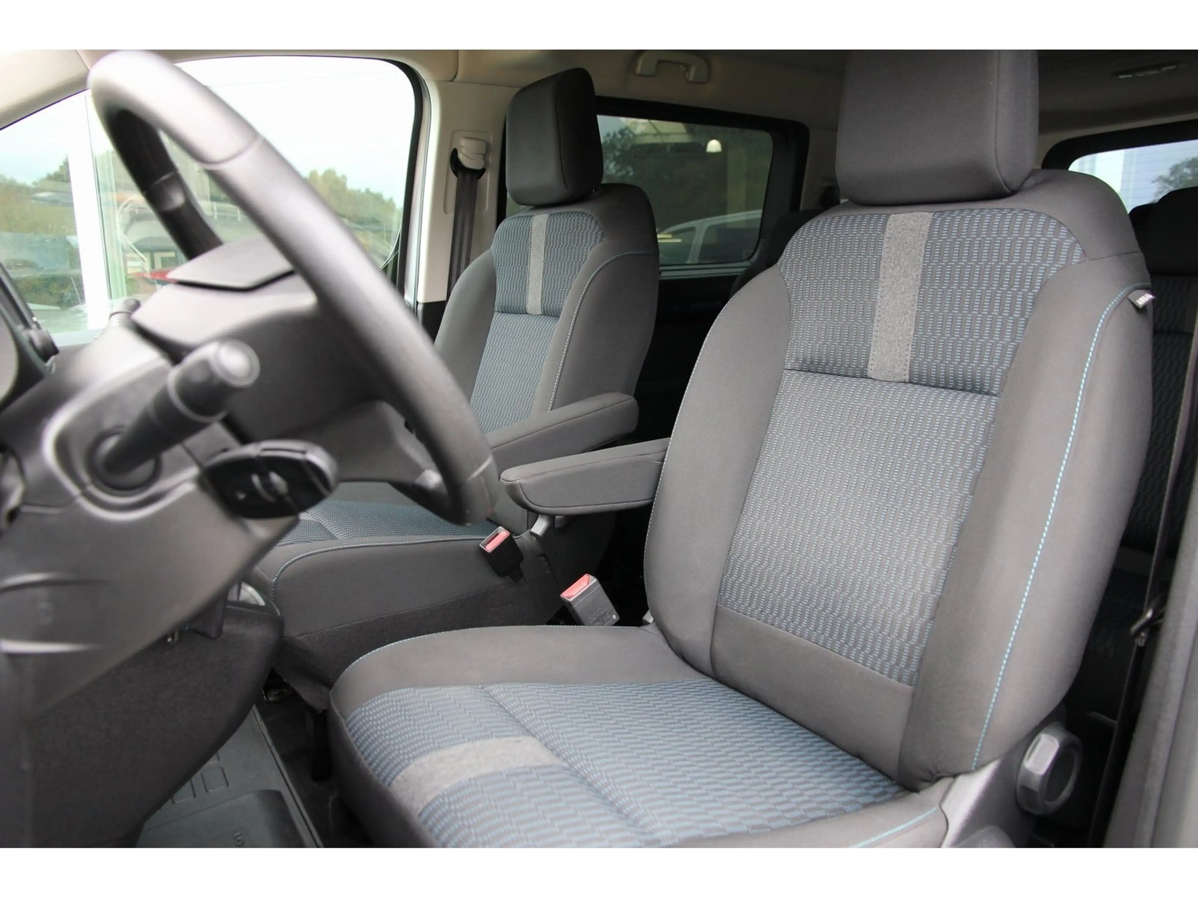 Peugeot Traveller L2 Active HDI150 Carplay Standtheizung — photo 10