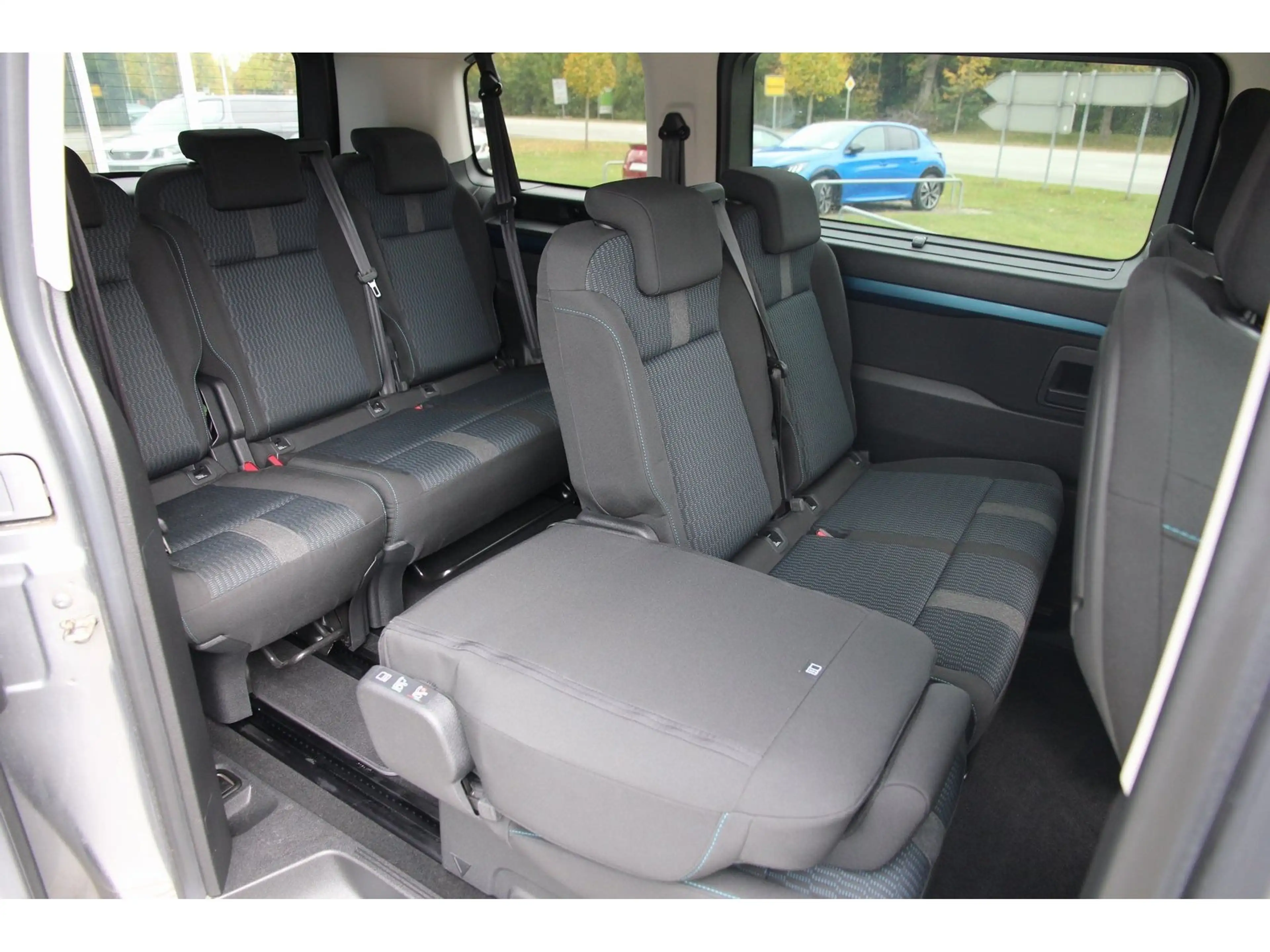 Peugeot Traveller L2 Active HDI150 Carplay Standtheizung — photo 8