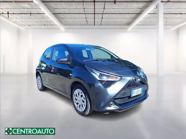 Toyota Aygo 5p 1.0 x-business m-mt 72cv