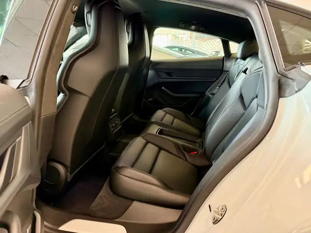Porsche Taycan view 8
