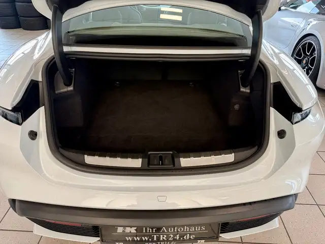 Porsche Taycan view 9