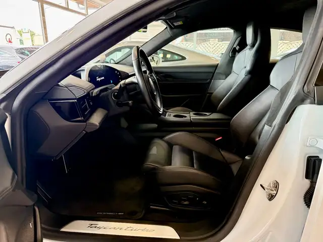 Porsche Taycan view 7