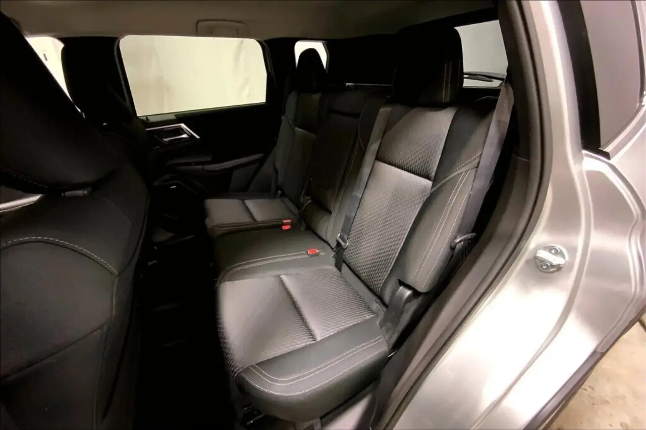 Mitsubishi Outlander снимка Mitsubishi Outlander