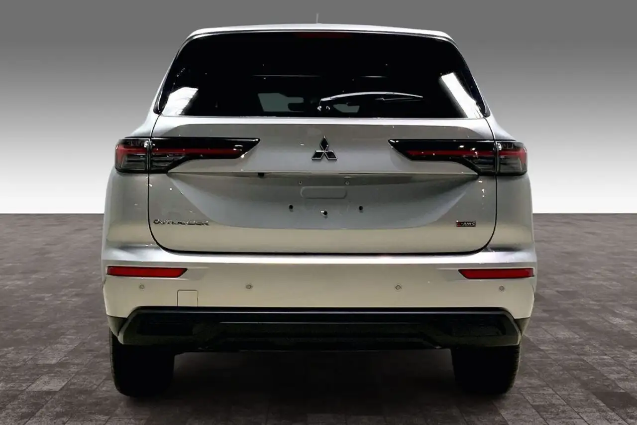 Mitsubishi Outlander снимка Mitsubishi Outlander