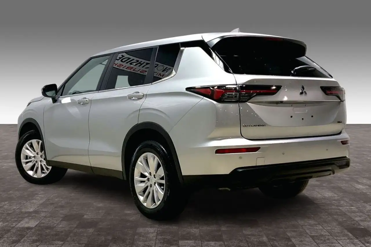 Mitsubishi Outlander снимка Mitsubishi Outlander