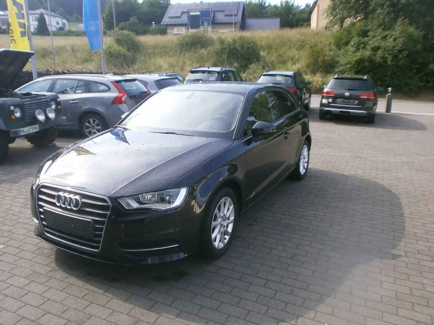 Audi A3 attraction Schwarz - 1