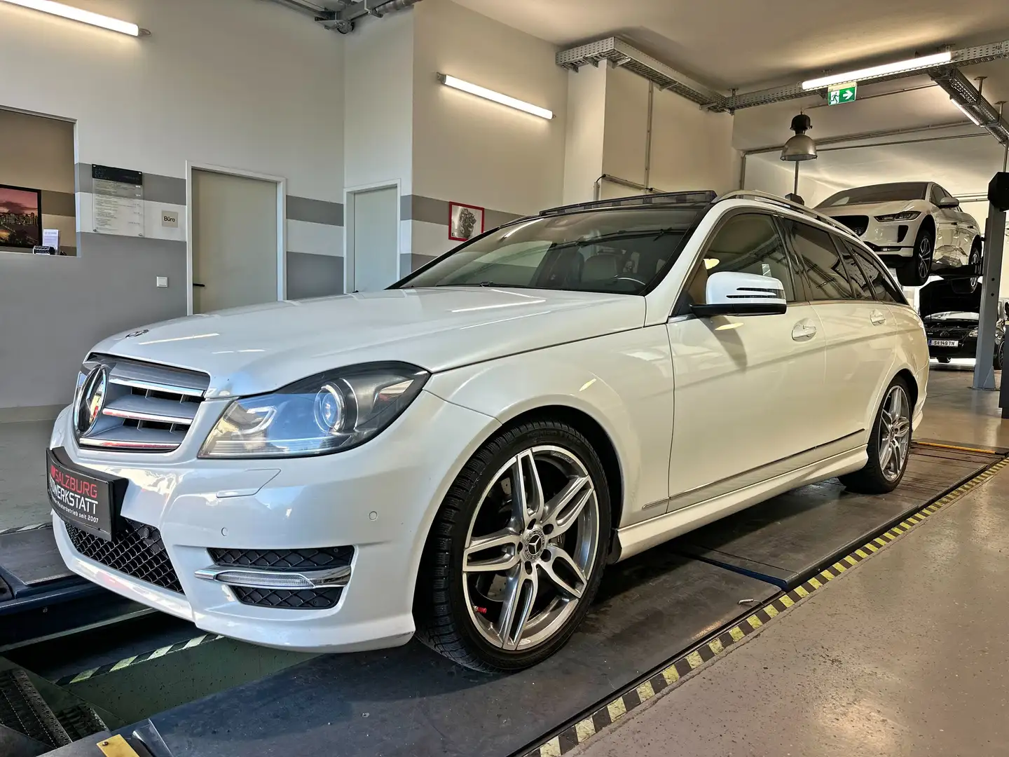 Mercedes-Benz C 250 T CDI AVANTGARDE 4MATIC Aut. AMG | Pano | 1.Hand Blanc - 2