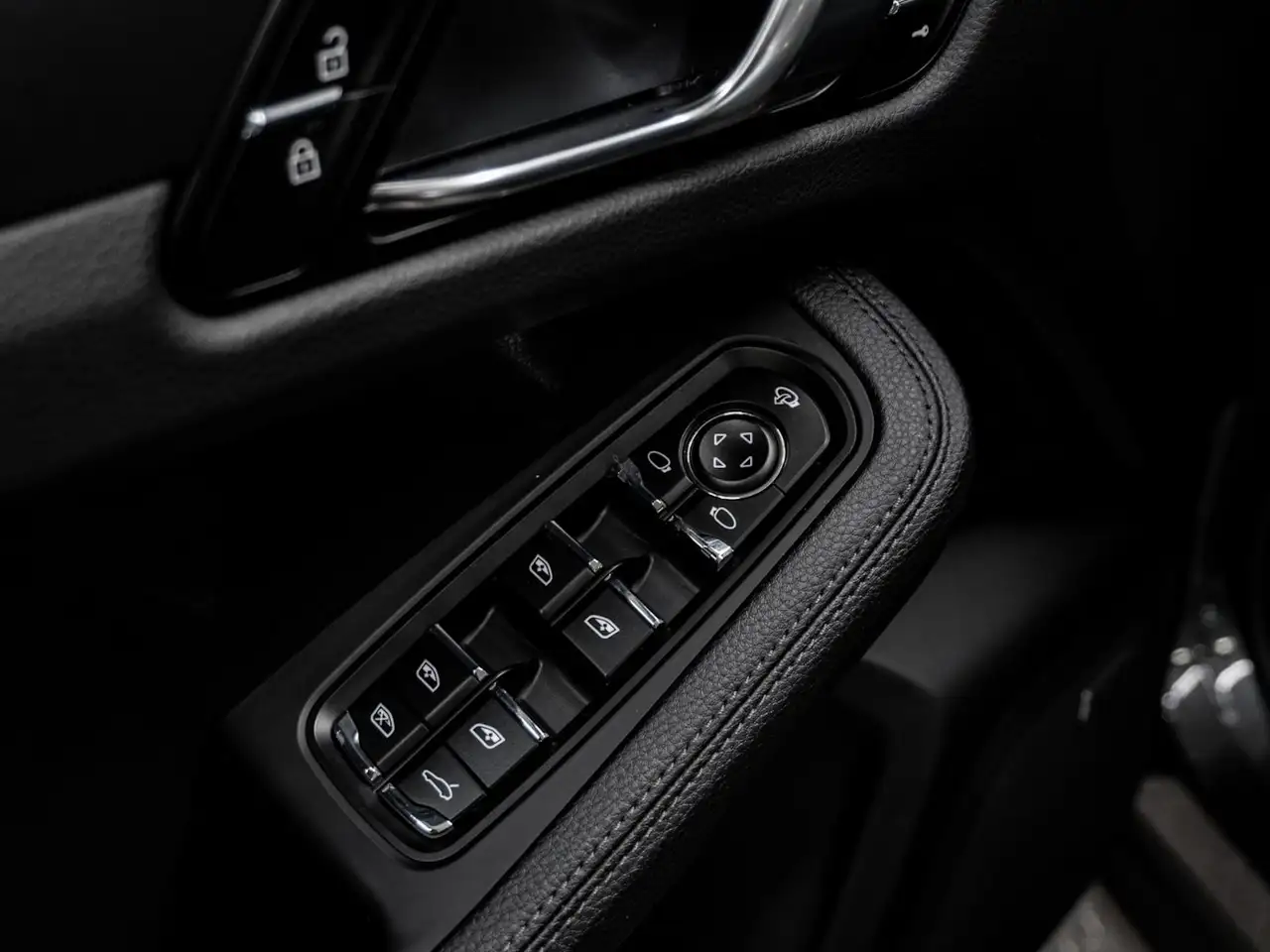 Porsche Macan снимка Porsche Macan