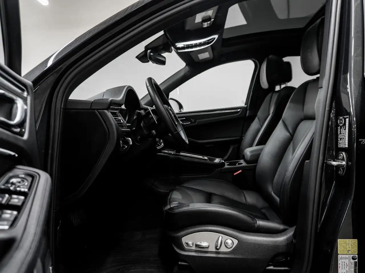 Porsche Macan снимка Porsche Macan