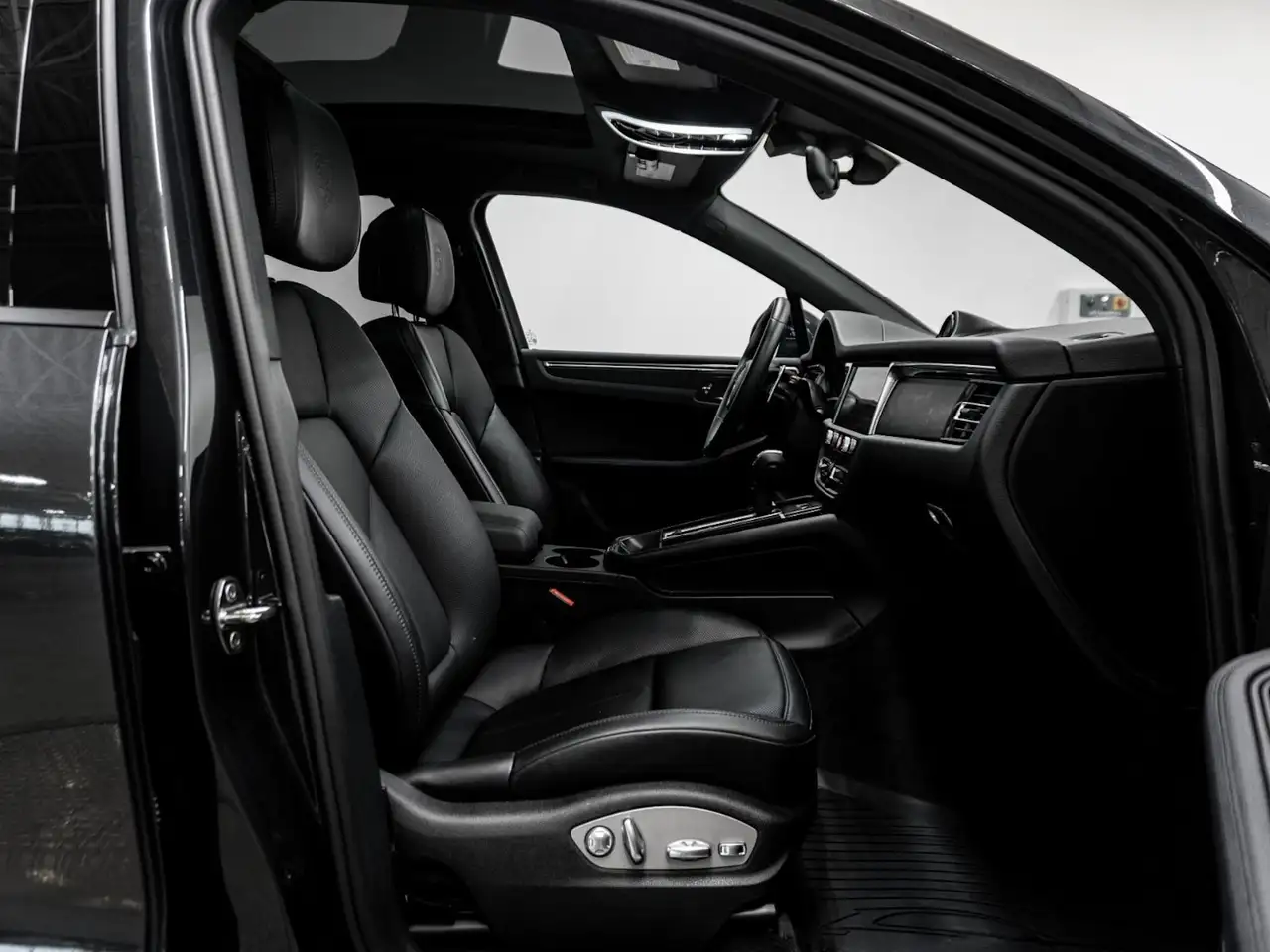 Porsche Macan снимка Porsche Macan