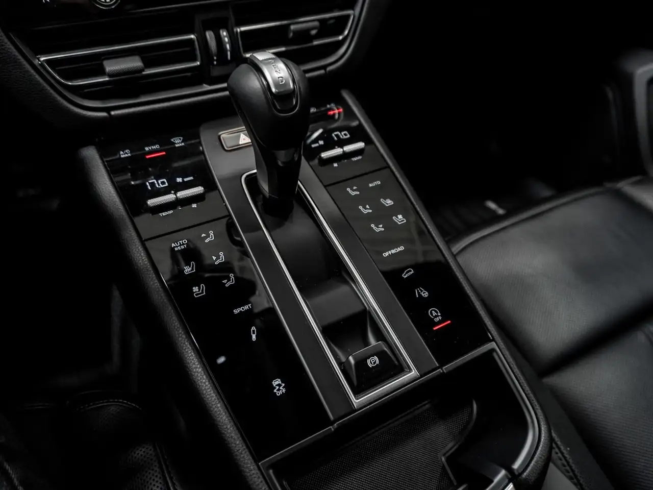 Porsche Macan снимка Porsche Macan
