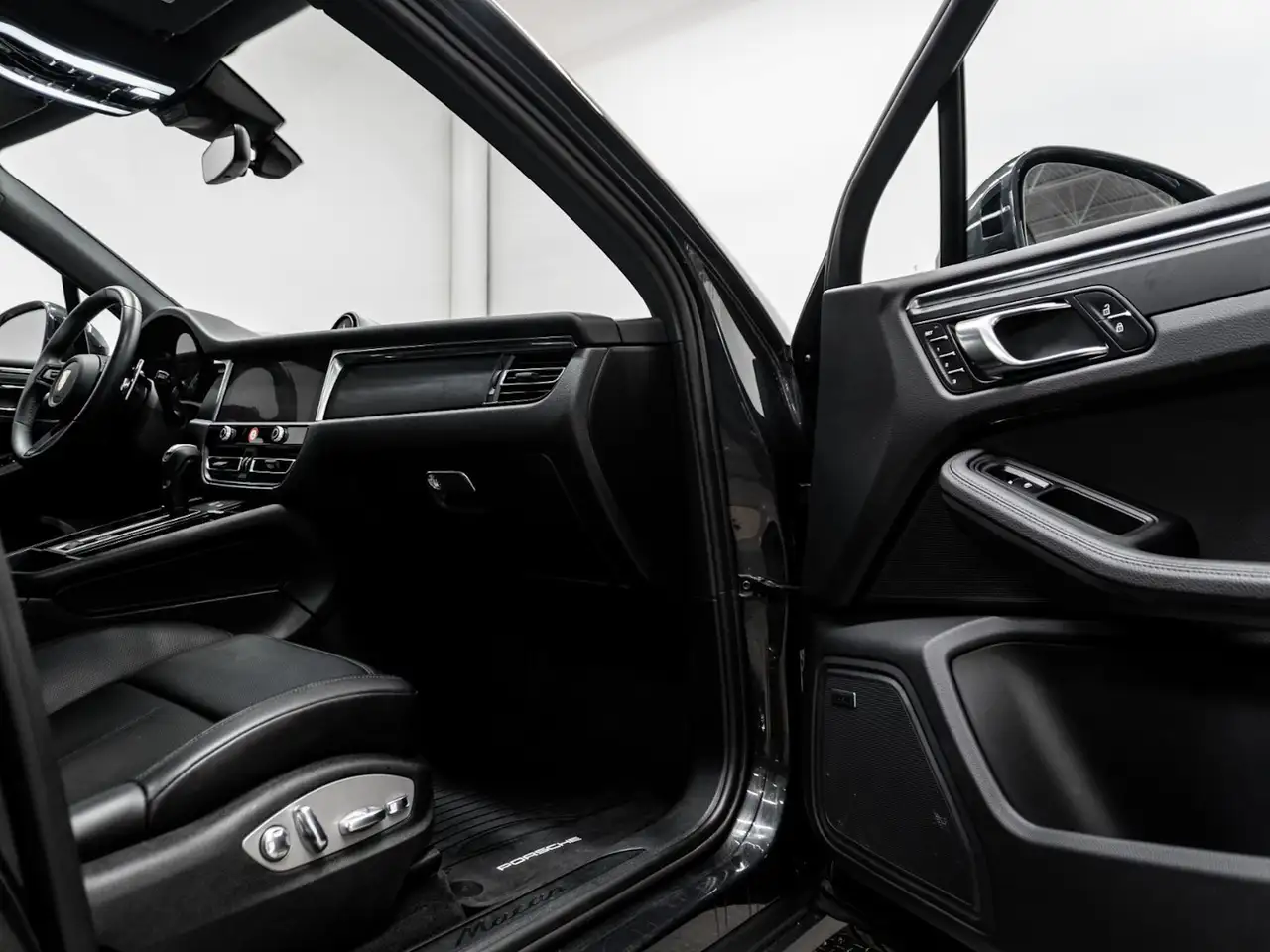Porsche Macan снимка Porsche Macan