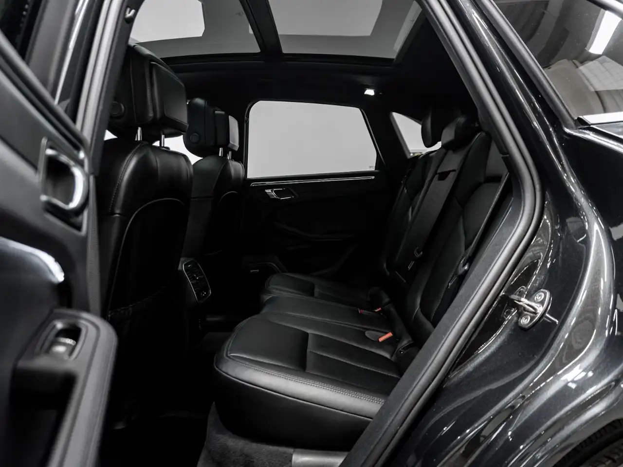 Porsche Macan снимка Porsche Macan