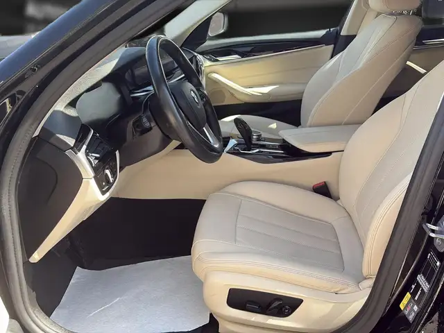 BMW 5 Series view 13