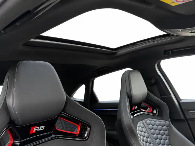 Audi RS Q3 view 5