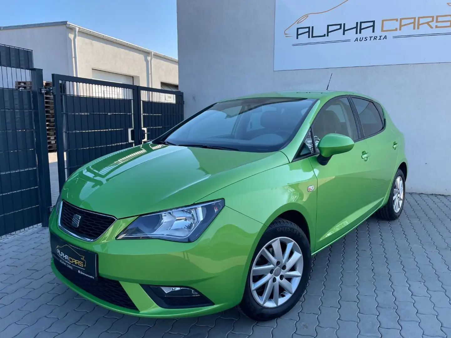 SEAT Ibiza 1.6 TDI Stylance / Style Grau - 2