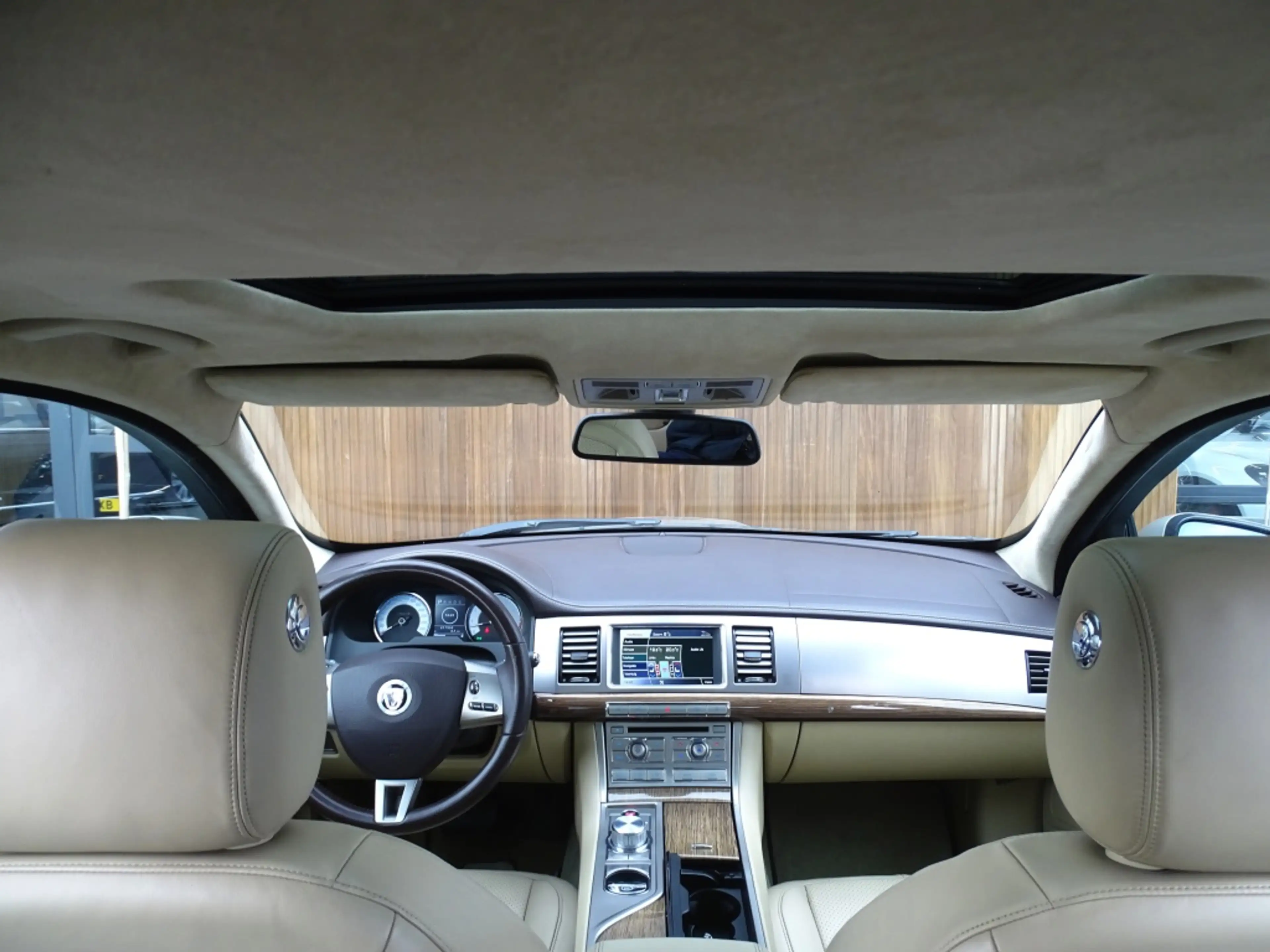 Jaguar XF 5.0 V8 385PK automaat / Portfolio / LED *NAP* — photo 13