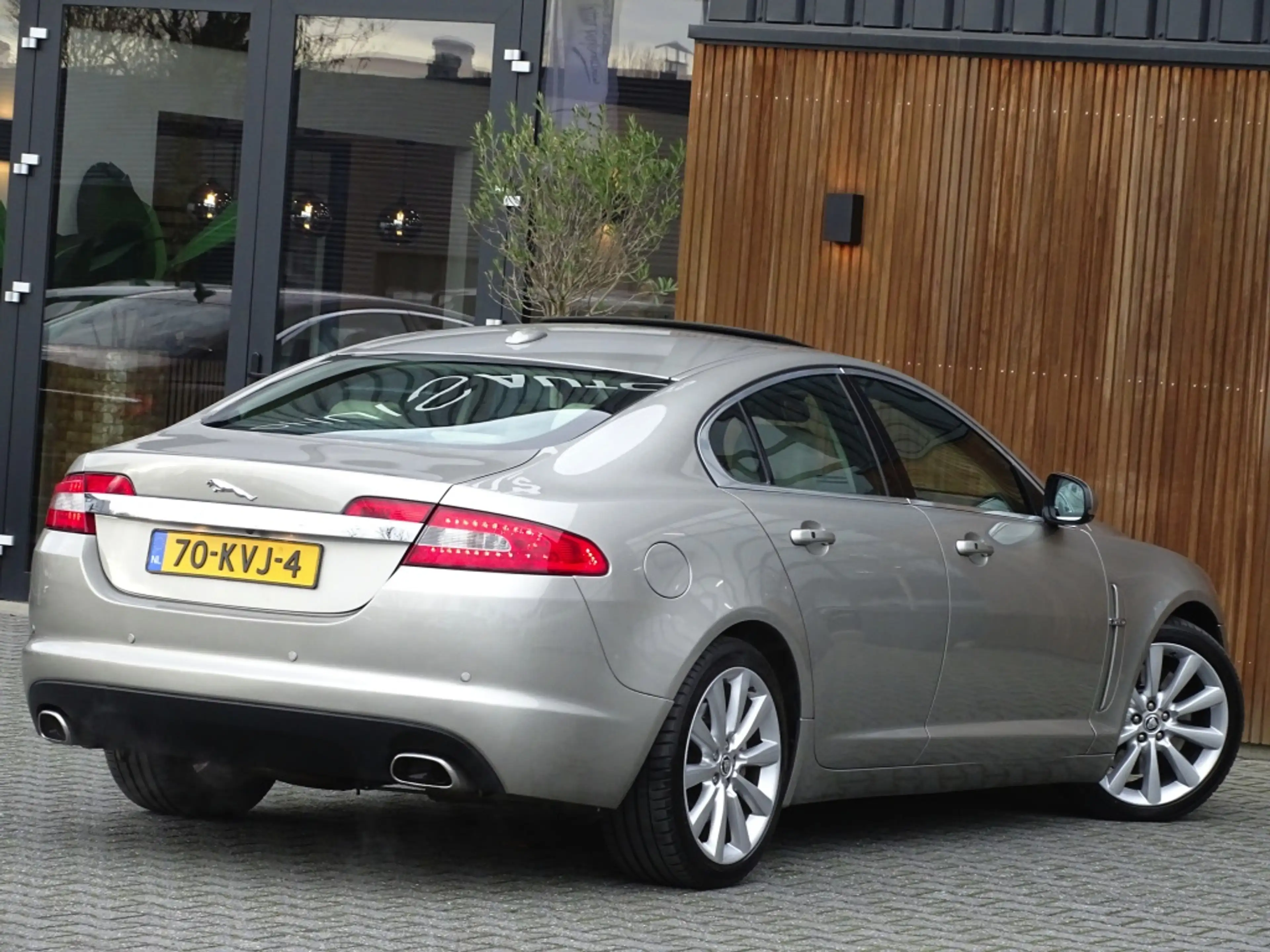 Jaguar XF 5.0 V8 385PK automaat / Portfolio / LED *NAP* — photo 8