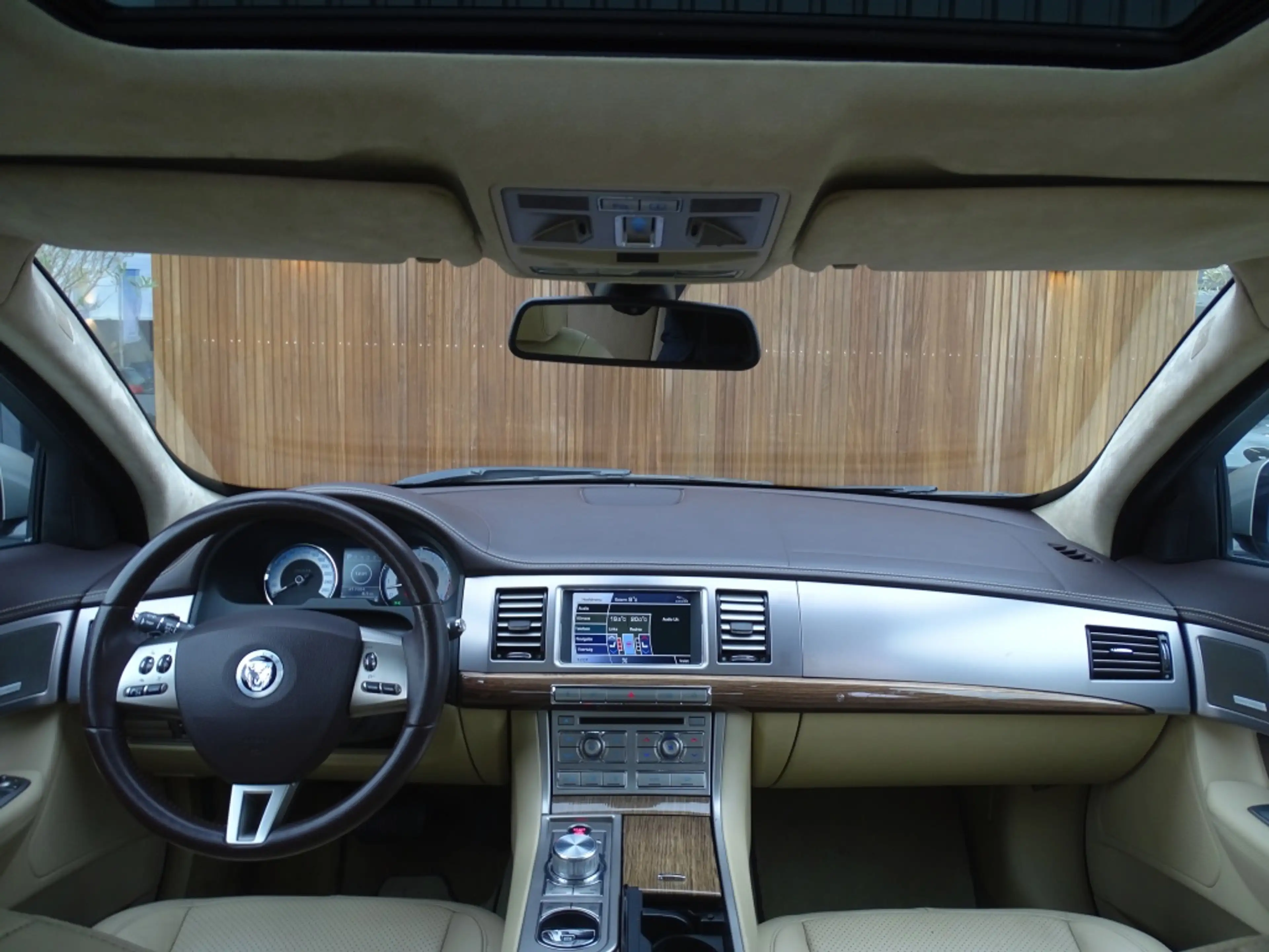 Jaguar XF 5.0 V8 385PK automaat / Portfolio / LED *NAP* — photo 14