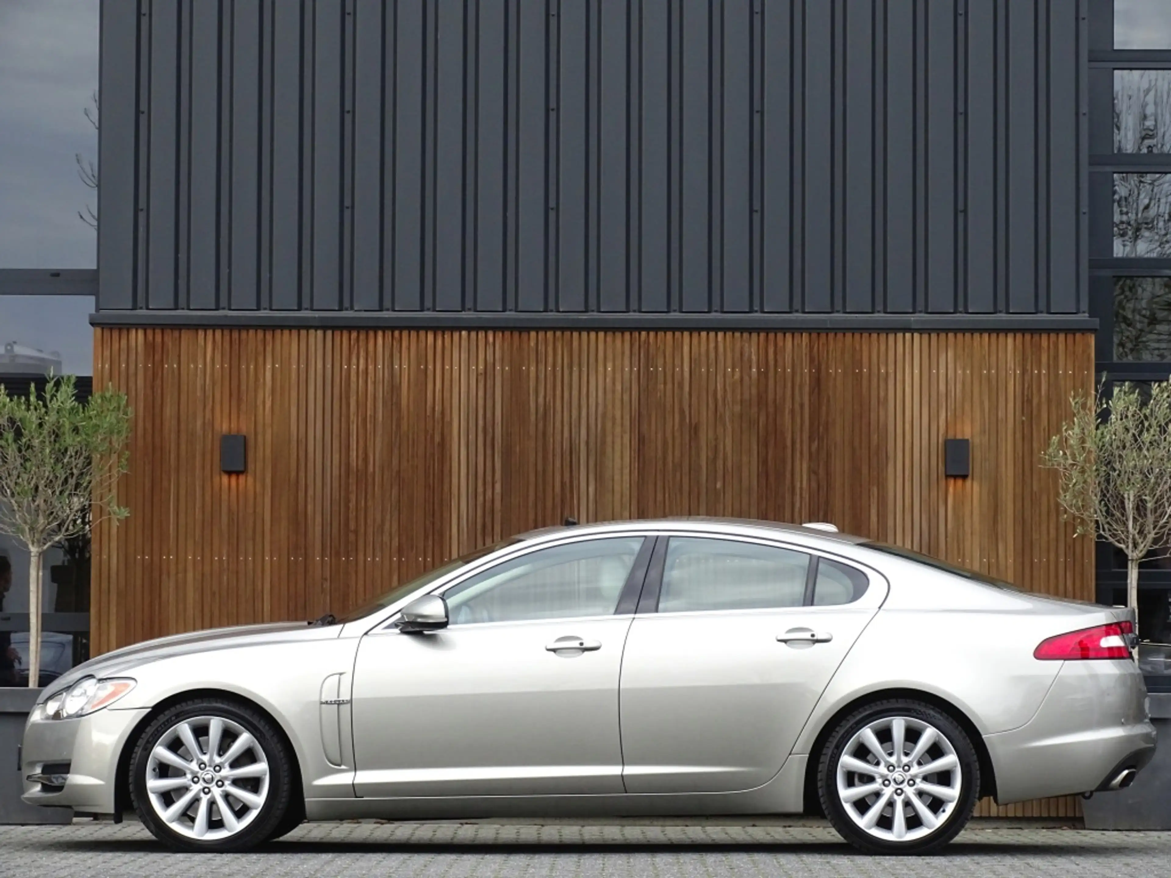 Jaguar XF 5.0 V8 385PK automaat / Portfolio / LED *NAP* — photo 5