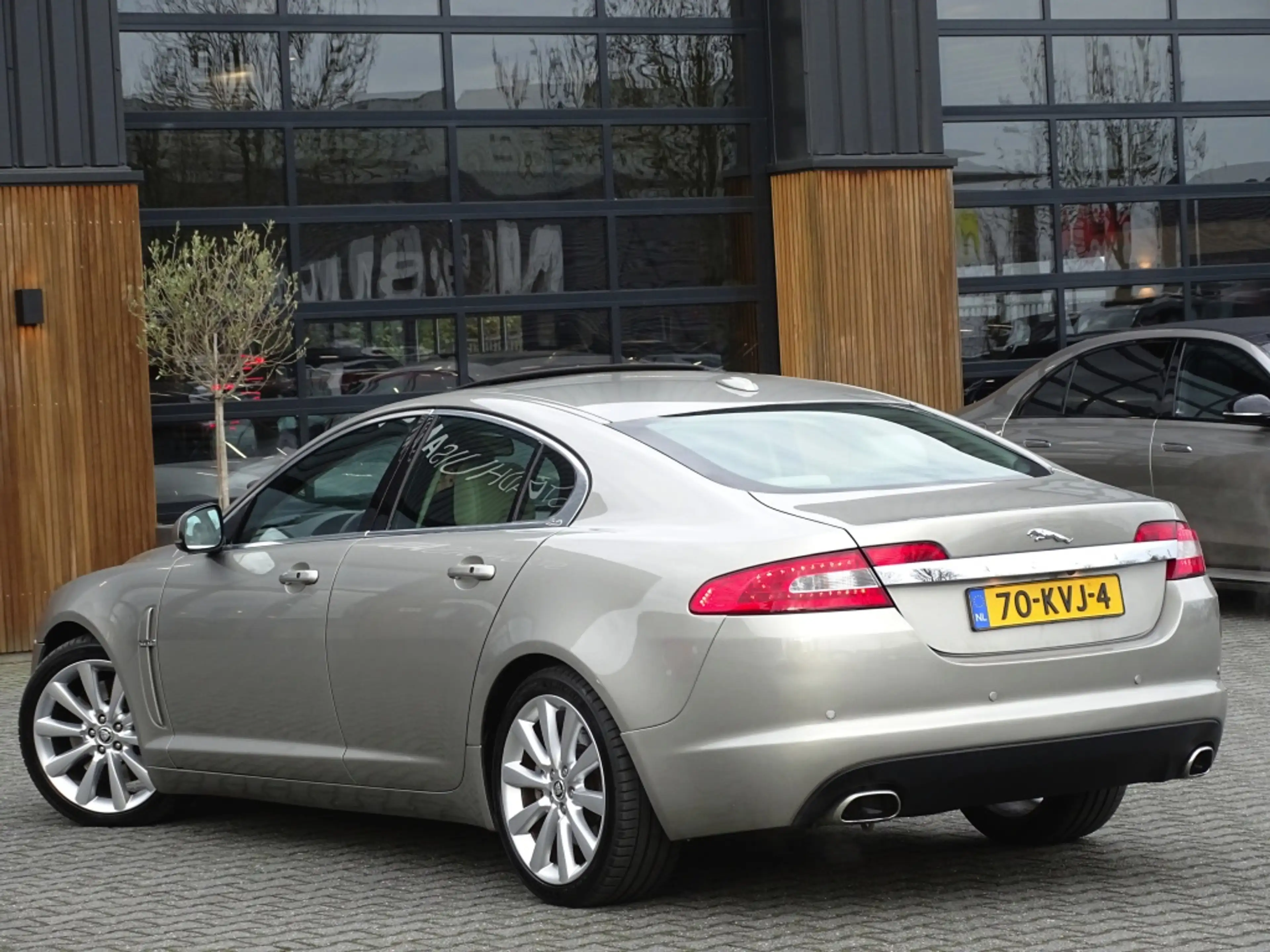 Jaguar XF 5.0 V8 385PK automaat / Portfolio / LED *NAP* — photo 7