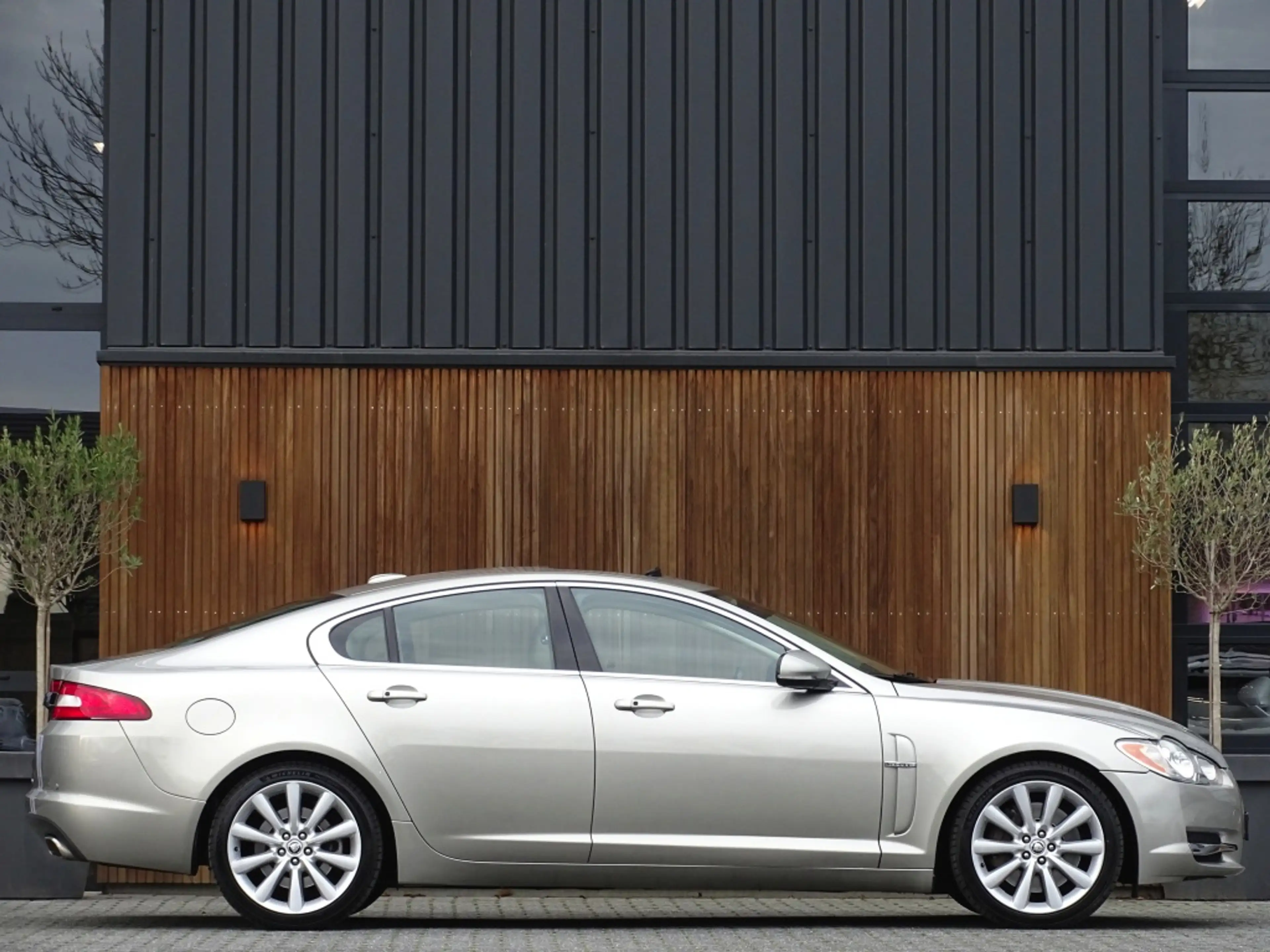 Jaguar XF 5.0 V8 385PK automaat / Portfolio / LED *NAP* — photo 3