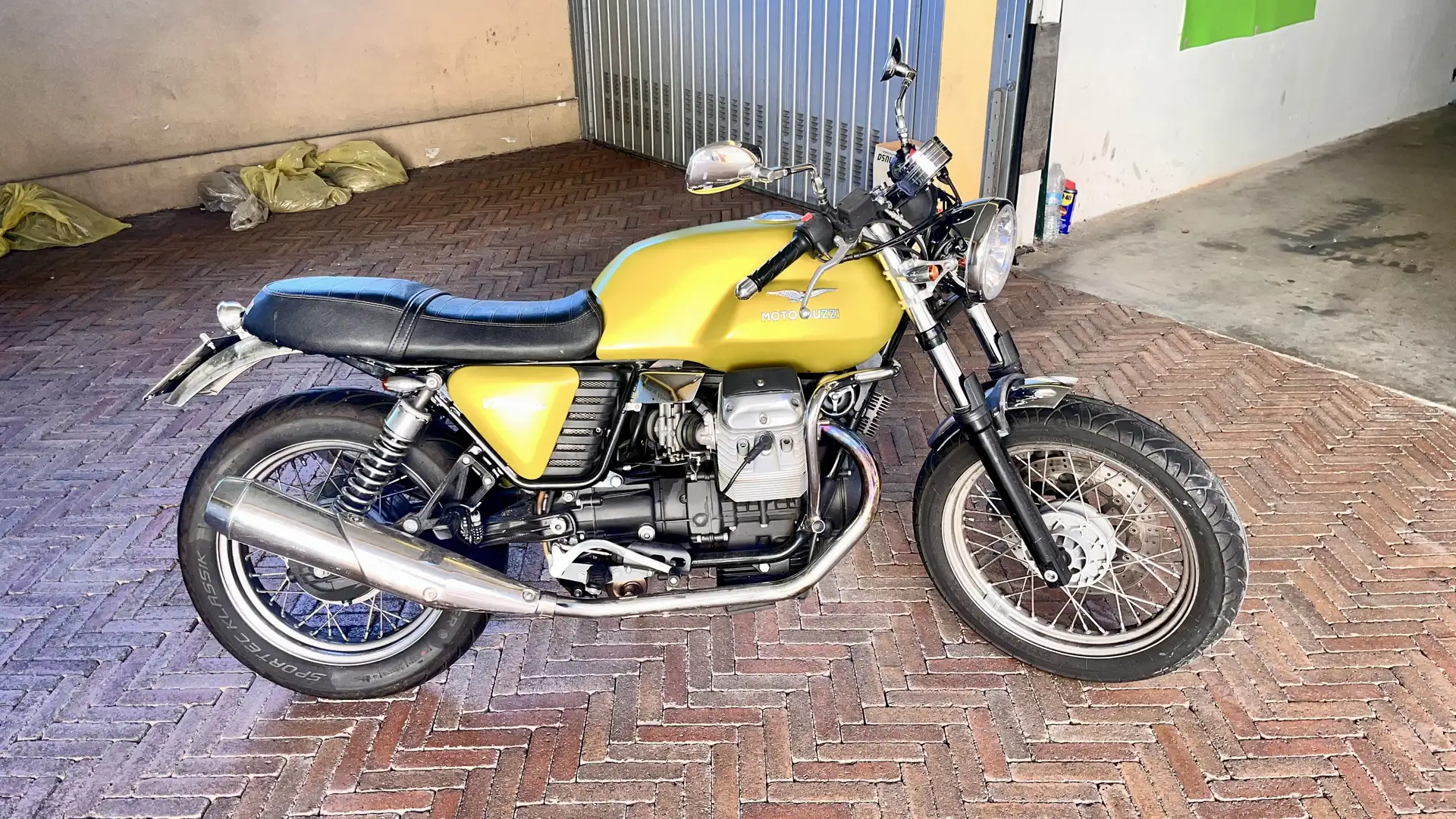 Moto Guzzi V 7 cafè Verde - 1