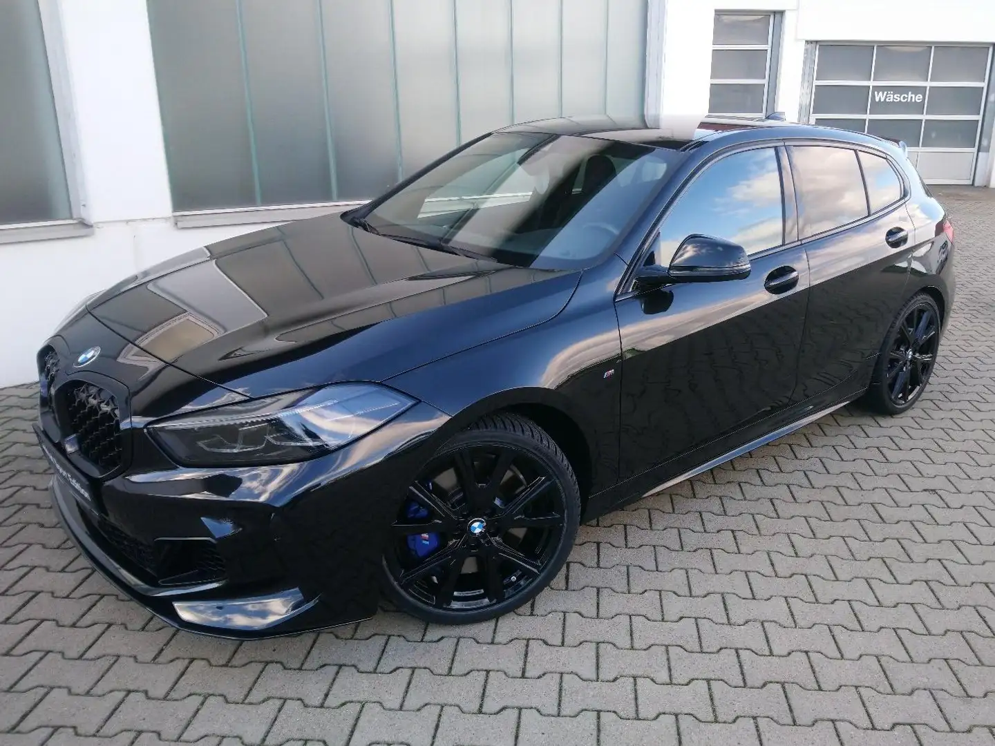 BMW 135 M135ixDrive HUD RFK M-Sportsitz LED LRH FLA EU6d Schwarz - 1