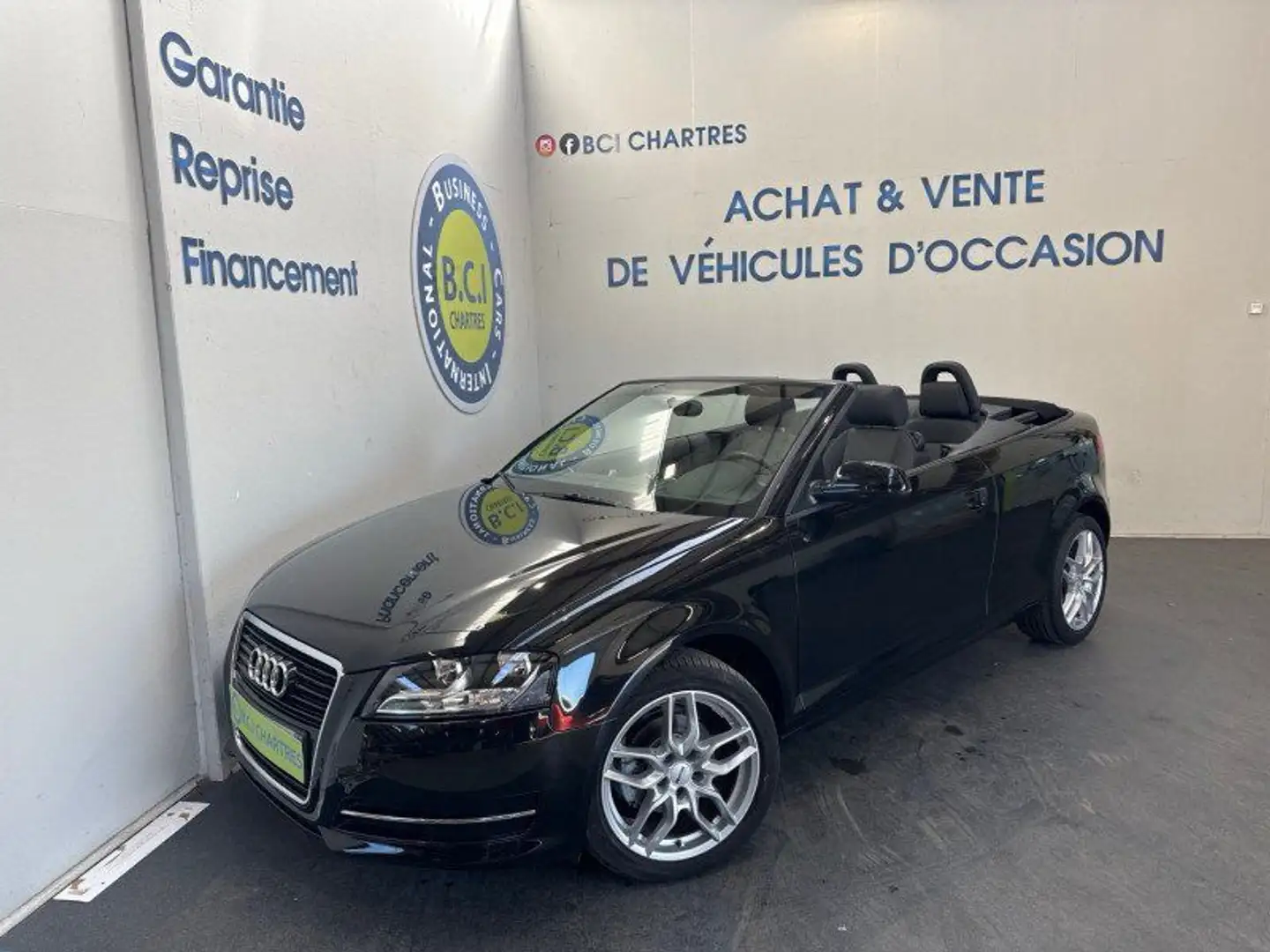 Audi A3 CABRIOLET 1.2 TFSI 105CH START/STOP ATTRACTION Schwarz - 1