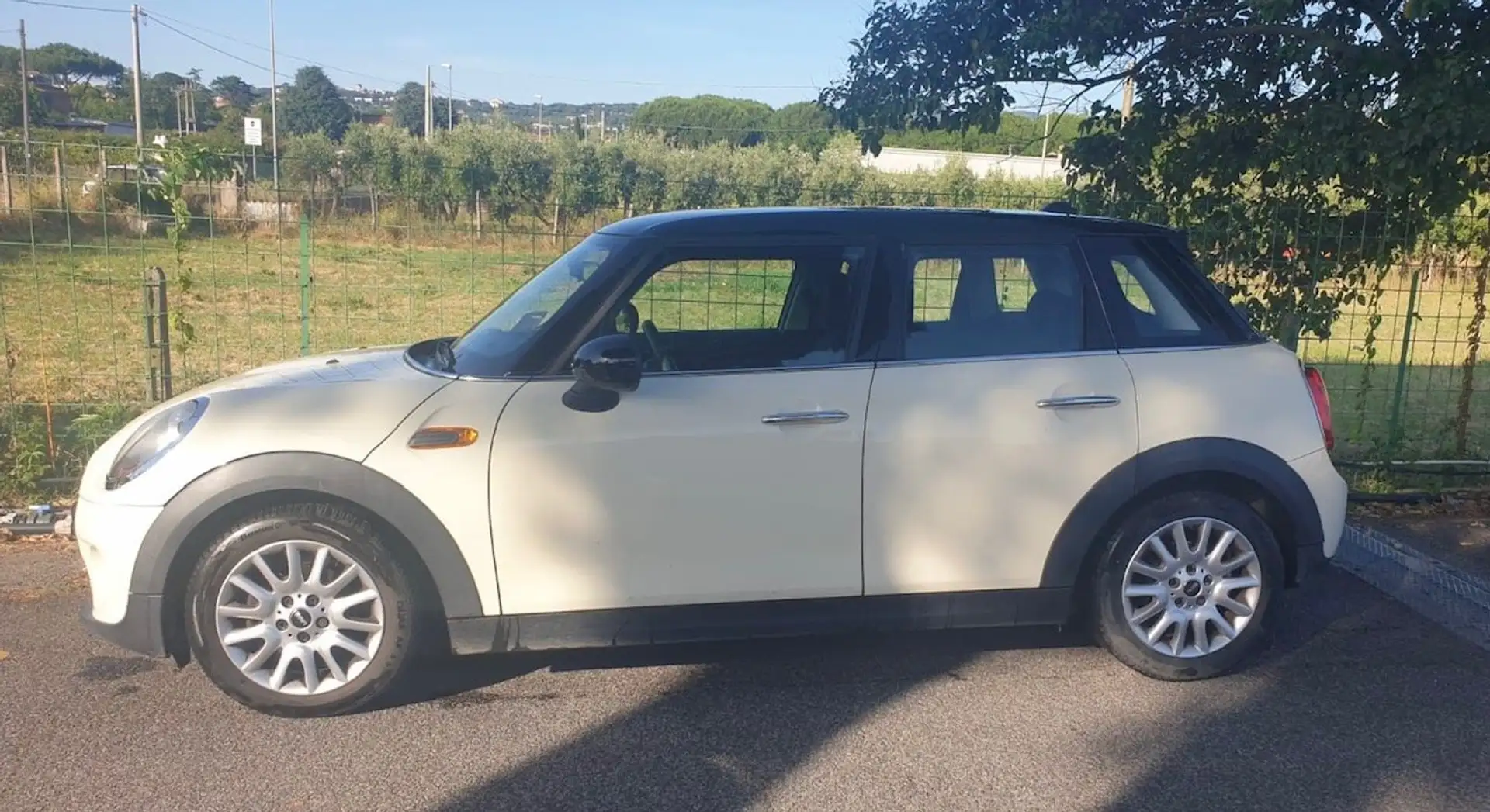 MINI Cooper D Mini IV F55-F56 20141.5 5p auto Beige - 1