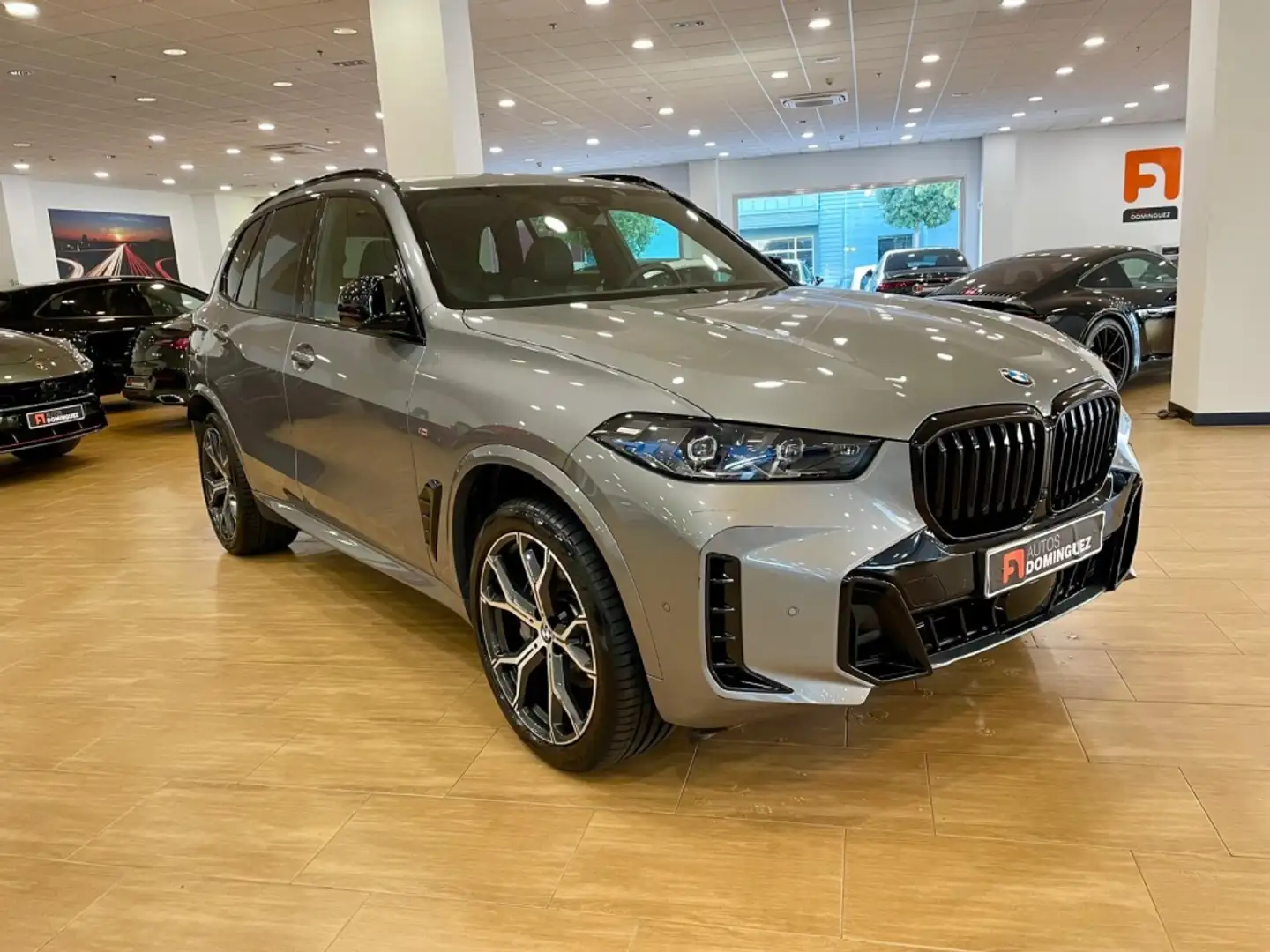 BMW X5 xDrive 30dA xLine Grijs - 2