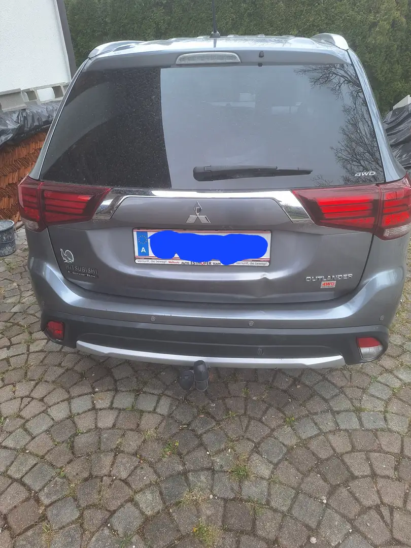 Mitsubishi Outlander Outlander 2,2 DI-D AS Grau - 2