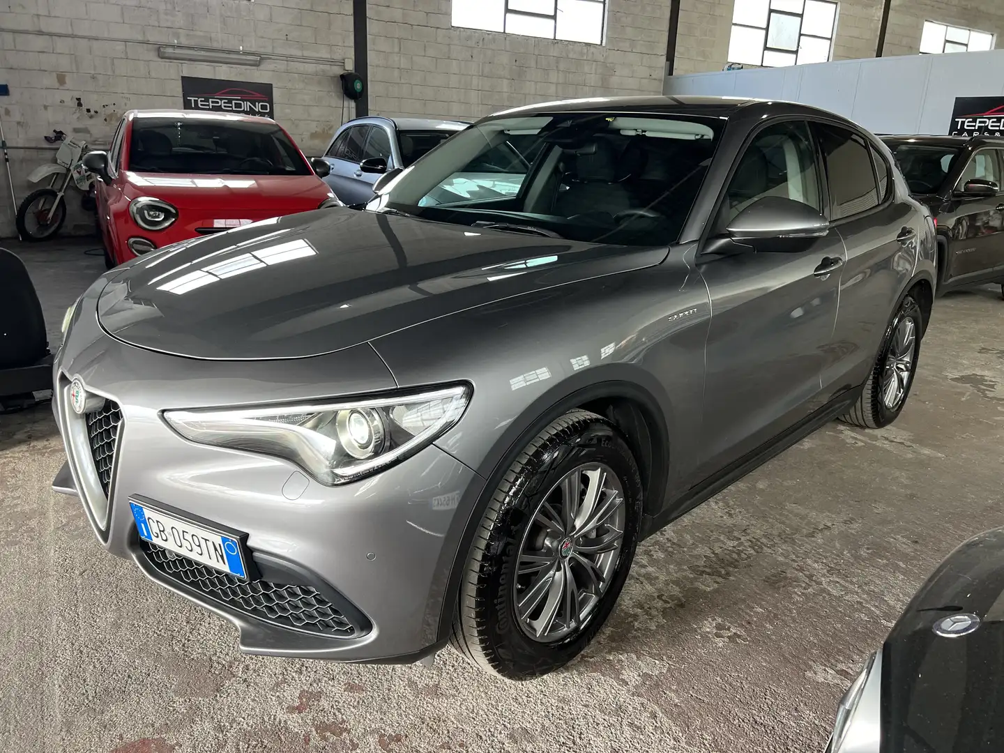 Alfa Romeo Stelvio 2.2 t Super rwd 160cv Automatico iva esposta Grigio - 1